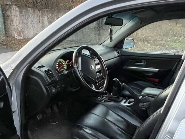 Сірий Cанг Йонг Rexton, об'ємом двигуна 2.7 л та пробігом 220 тис. км за 4051 $, фото 6 на Automoto.ua