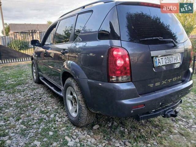 Сірий Cанг Йонг Rexton, об'ємом двигуна 2.7 л та пробігом 305 тис. км за 5600 $, фото 6 на Automoto.ua