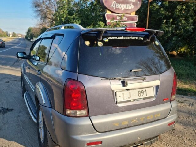 Сірий Cанг Йонг Rexton, об'ємом двигуна 0 л та пробігом 410 тис. км за 3298 $, фото 2 на Automoto.ua