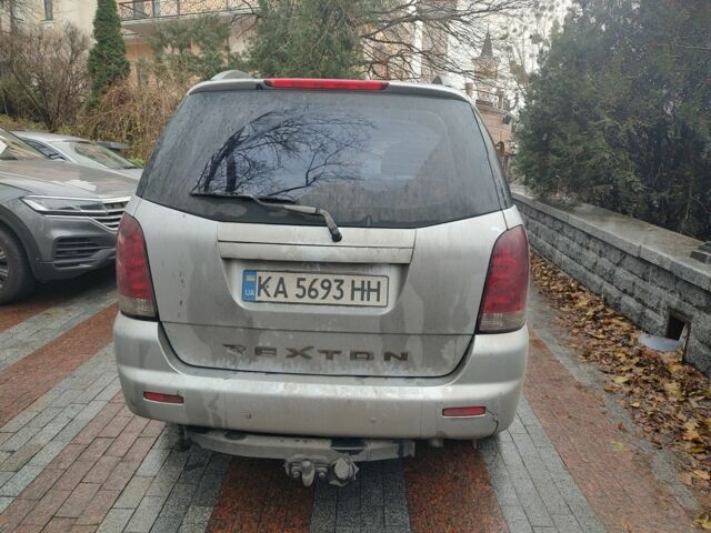 Сірий Cанг Йонг Rexton, об'ємом двигуна 2.7 л та пробігом 237 тис. км за 4400 $, фото 3 на Automoto.ua