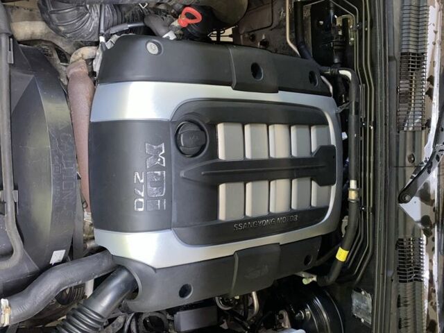 Серый Cанг Йонг Рекстон, объемом двигателя 2.7 л и пробегом 140 тыс. км за 7500 $, фото 7 на Automoto.ua