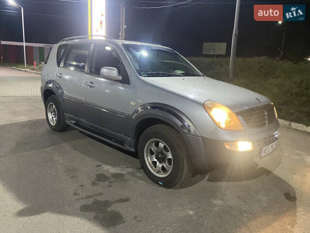 Серый Cанг Йонг Рекстон, объемом двигателя 2.7 л и пробегом 288 тыс. км за 4299 $, фото 9 на Automoto.ua