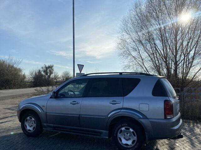 Сірий Cанг Йонг Rexton, об'ємом двигуна 2.7 л та пробігом 283 тис. км за 3600 $, фото 3 на Automoto.ua