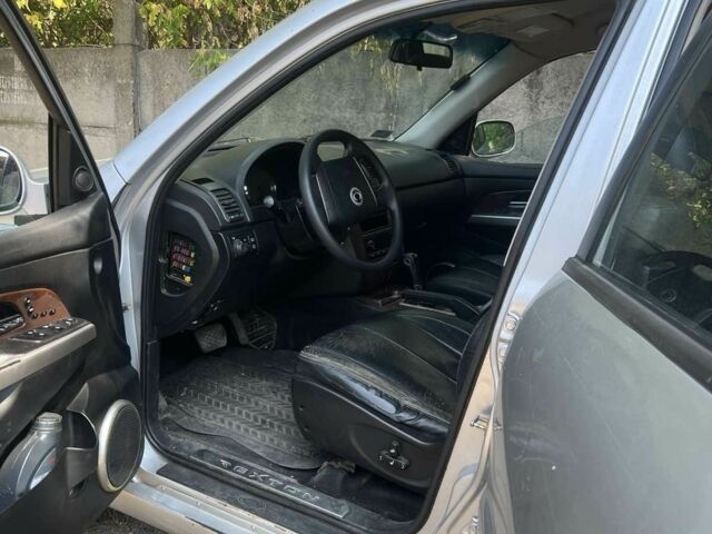 Сірий Cанг Йонг Rexton, об'ємом двигуна 2.7 л та пробігом 254 тис. км за 3500 $, фото 2 на Automoto.ua