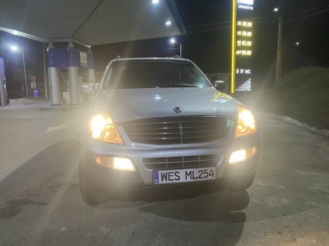 Сірий Cанг Йонг Rexton, об'ємом двигуна 2.7 л та пробігом 288 тис. км за 4299 $, фото 11 на Automoto.ua