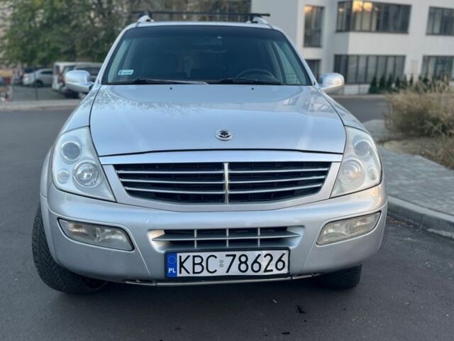 Сірий Cанг Йонг Rexton, об'ємом двигуна 2.7 л та пробігом 187 тис. км за 3600 $, фото 2 на Automoto.ua