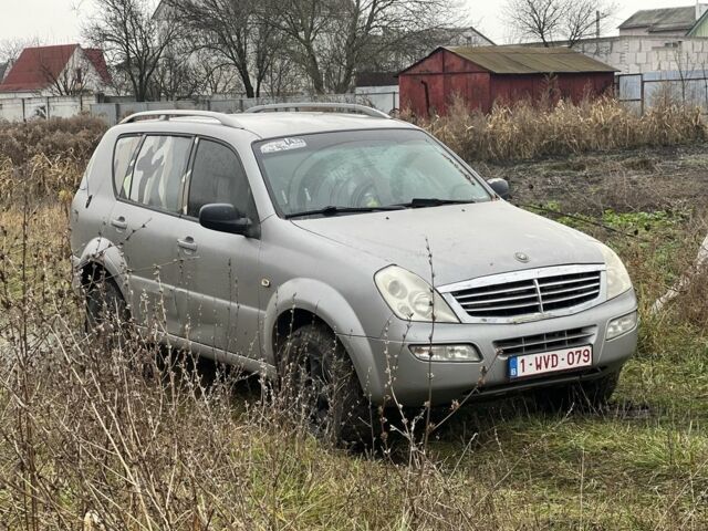 Сірий Cанг Йонг Rexton, об'ємом двигуна 2.7 л та пробігом 300 тис. км за 4729 $, фото 2 на Automoto.ua