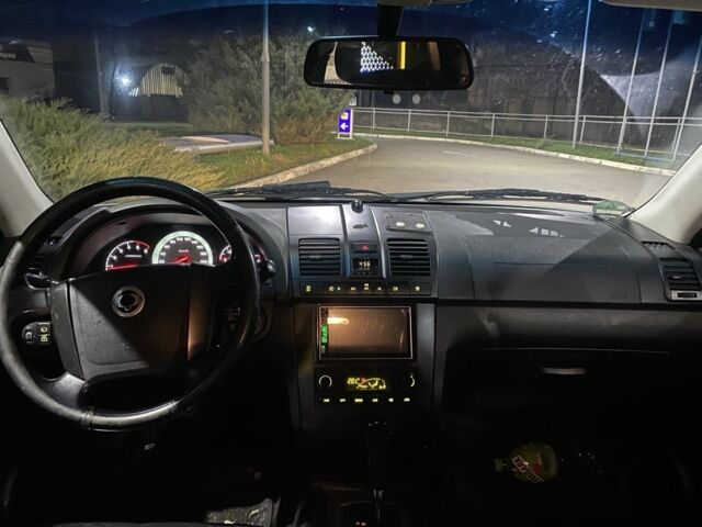 Сірий Cанг Йонг Rexton, об'ємом двигуна 2.7 л та пробігом 288 тис. км за 4299 $, фото 13 на Automoto.ua