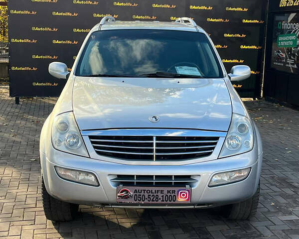 Сірий Cанг Йонг Rexton, об'ємом двигуна 2.7 л та пробігом 268 тис. км за 6500 $, фото 1 на Automoto.ua