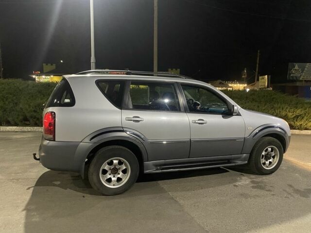 Сірий Cанг Йонг Rexton, об'ємом двигуна 2.7 л та пробігом 288 тис. км за 4299 $, фото 7 на Automoto.ua