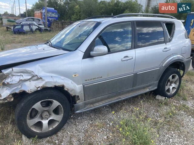 Сірий Cанг Йонг Rexton, об'ємом двигуна 2.7 л та пробігом 100 тис. км за 2500 $, фото 2 на Automoto.ua