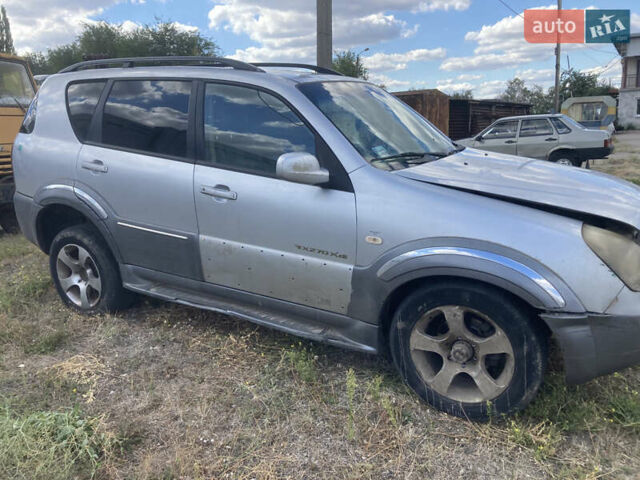 Сірий Cанг Йонг Rexton, об'ємом двигуна 2.7 л та пробігом 100 тис. км за 2500 $, фото 1 на Automoto.ua