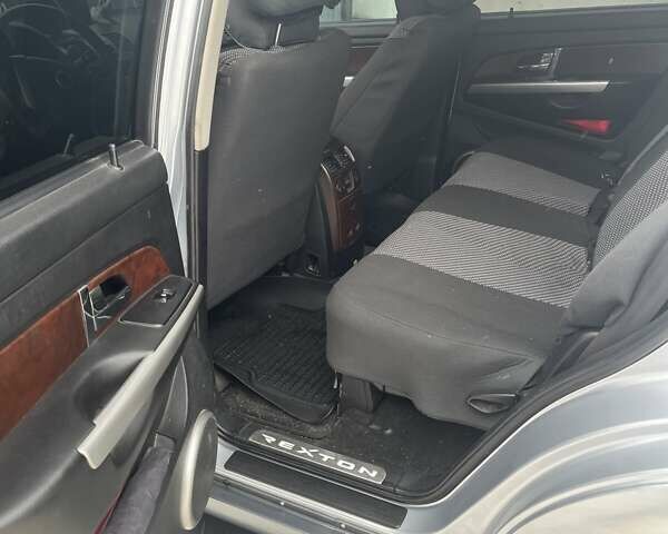 Серый Cанг Йонг Рекстон, объемом двигателя 2.7 л и пробегом 102 тыс. км за 6700 $, фото 9 на Automoto.ua