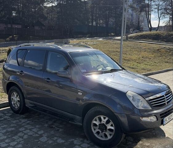 Серый Cанг Йонг Рекстон, объемом двигателя 2.7 л и пробегом 228 тыс. км за 6365 $, фото 6 на Automoto.ua