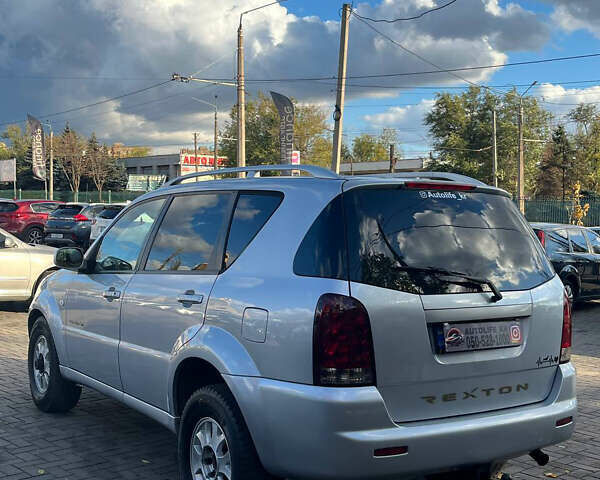 Сірий Cанг Йонг Rexton, об'ємом двигуна 2.7 л та пробігом 268 тис. км за 6500 $, фото 3 на Automoto.ua