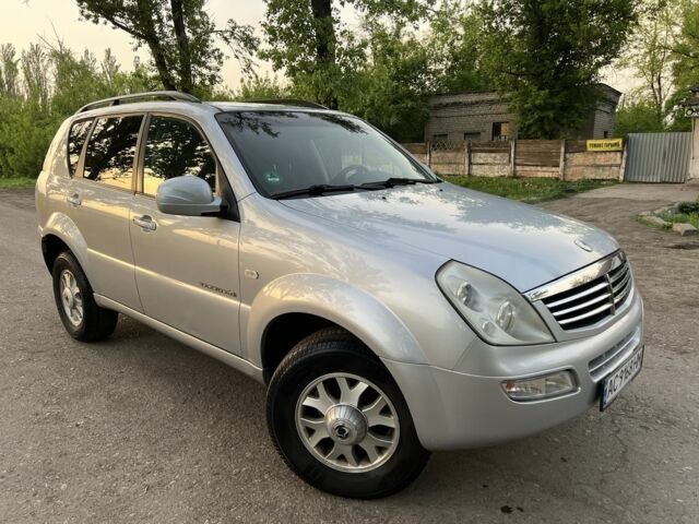 Сірий Cанг Йонг Rexton, об'ємом двигуна 0.27 л та пробігом 257 тис. км за 4650 $, фото 2 на Automoto.ua