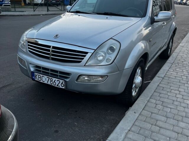 Сірий Cанг Йонг Rexton, об'ємом двигуна 2.7 л та пробігом 187 тис. км за 3600 $, фото 6 на Automoto.ua