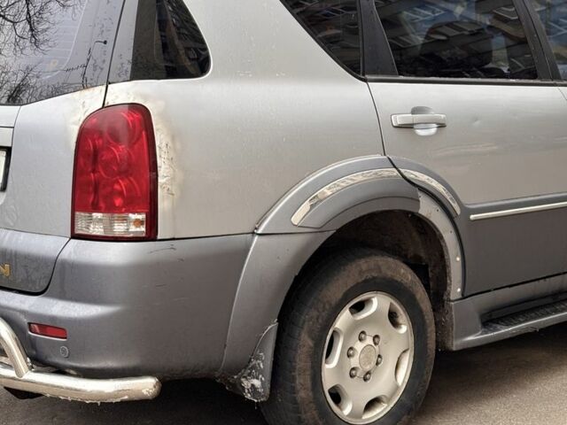 Сірий Cанг Йонг Rexton, об'ємом двигуна 3.2 л та пробігом 286 тис. км за 4200 $, фото 4 на Automoto.ua