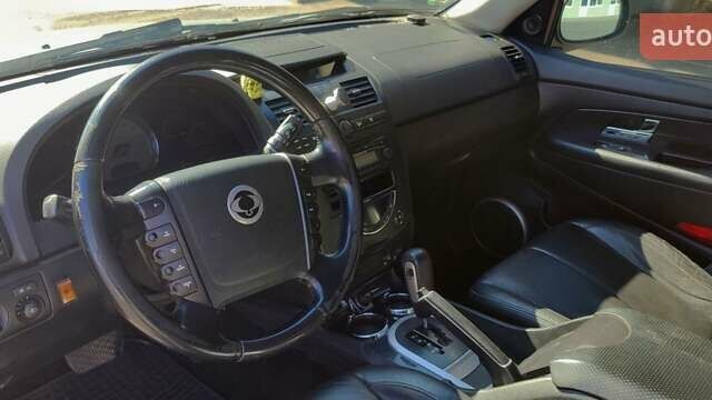 Сірий Cанг Йонг Rexton, об'ємом двигуна 2.7 л та пробігом 260 тис. км за 5300 $, фото 2 на Automoto.ua
