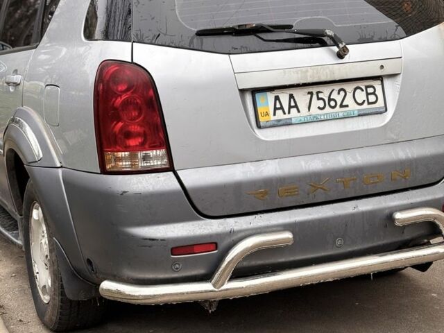 Сірий Cанг Йонг Rexton, об'ємом двигуна 3.2 л та пробігом 286 тис. км за 4200 $, фото 6 на Automoto.ua