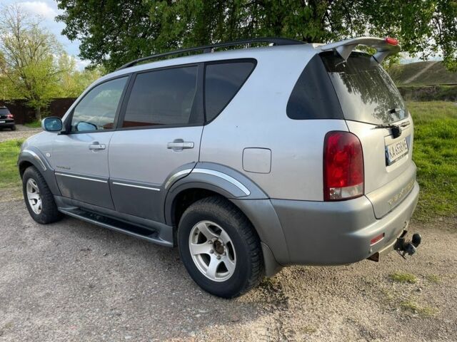 Сірий Cанг Йонг Rexton, об'ємом двигуна 0.27 л та пробігом 300 тис. км за 4999 $, фото 19 на Automoto.ua