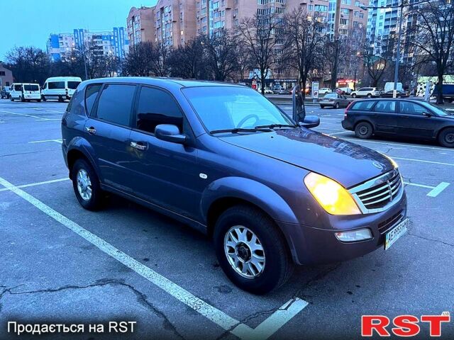 Сірий Cанг Йонг Rexton, об'ємом двигуна 2.8 л та пробігом 150 тис. км за 3600 $, фото 2 на Automoto.ua