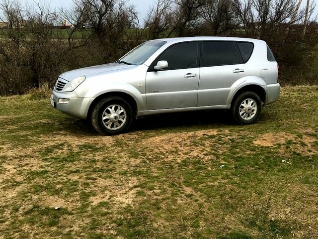 Сірий Cанг Йонг Rexton, об'ємом двигуна 2.8 л та пробігом 102 тис. км за 7000 $, фото 4 на Automoto.ua