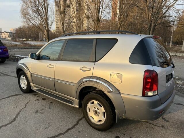 Серый Cанг Йонг Рекстон, объемом двигателя 2.7 л и пробегом 294 тыс. км за 5104 $, фото 3 на Automoto.ua