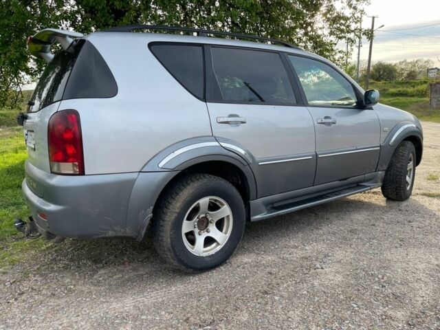 Сірий Cанг Йонг Rexton, об'ємом двигуна 0.27 л та пробігом 300 тис. км за 4999 $, фото 10 на Automoto.ua