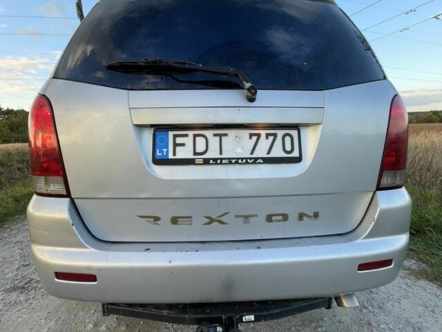 Сірий Cанг Йонг Rexton, об'ємом двигуна 2.7 л та пробігом 215 тис. км за 3300 $, фото 4 на Automoto.ua