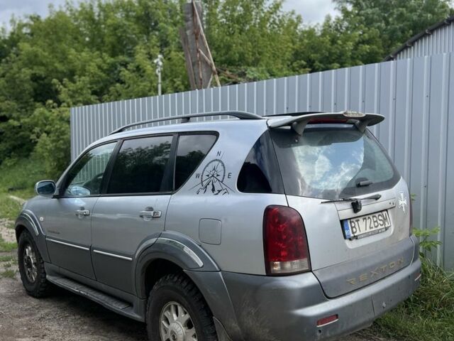 Серый Cанг Йонг Рекстон, объемом двигателя 0 л и пробегом 200 тыс. км за 2200 $, фото 1 на Automoto.ua