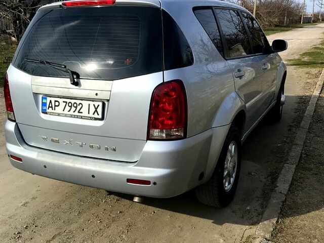 Сірий Cанг Йонг Rexton, об'ємом двигуна 2.8 л та пробігом 102 тис. км за 7000 $, фото 1 на Automoto.ua