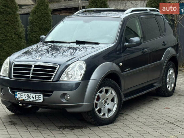 Серый Cанг Йонг Рекстон, объемом двигателя 2.7 л и пробегом 275 тыс. км за 6999 $, фото 1 на Automoto.ua