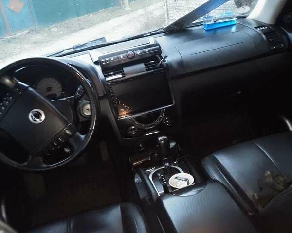 Серый Cанг Йонг Рекстон, объемом двигателя 2.7 л и пробегом 305 тыс. км за 3500 $, фото 6 на Automoto.ua