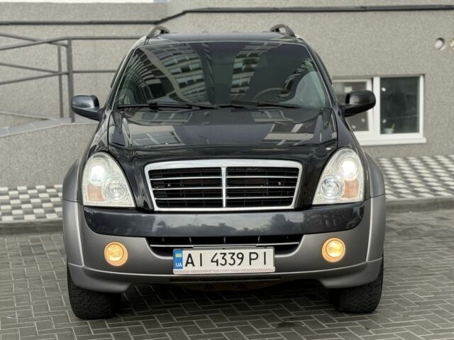 Сірий Cанг Йонг Rexton, об'ємом двигуна 2.7 л та пробігом 246 тис. км за 6999 $, фото 5 на Automoto.ua
