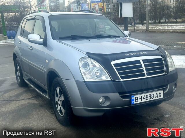 Серый Cанг Йонг Рекстон, объемом двигателя 2.7 л и пробегом 20000 тыс. км за 7800 $, фото 5 на Automoto.ua