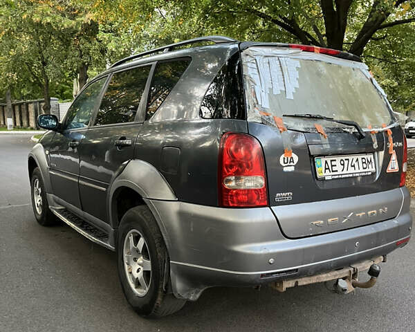 Сірий Cанг Йонг Rexton, об'ємом двигуна 2.7 л та пробігом 212 тис. км за 6200 $, фото 7 на Automoto.ua