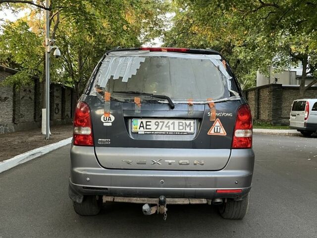 Сірий Cанг Йонг Rexton, об'ємом двигуна 2.7 л та пробігом 212 тис. км за 6200 $, фото 3 на Automoto.ua