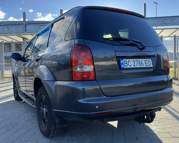 Сірий Cанг Йонг Rexton, об'ємом двигуна 2.7 л та пробігом 208 тис. км за 6800 $, фото 3 на Automoto.ua
