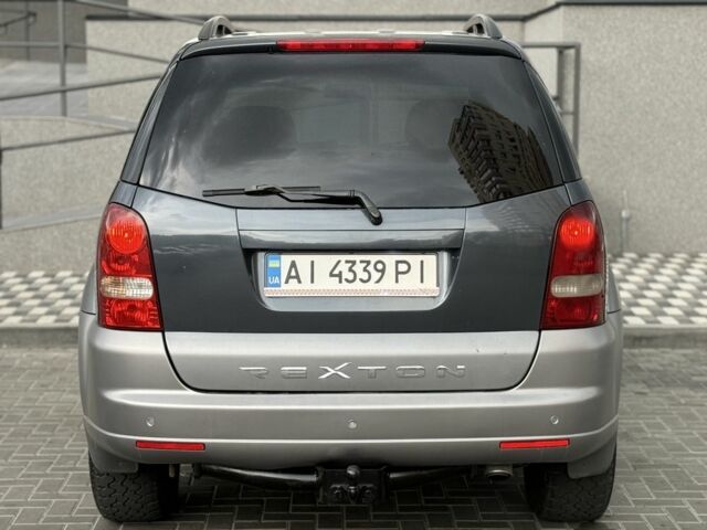 Сірий Cанг Йонг Rexton, об'ємом двигуна 2.7 л та пробігом 246 тис. км за 6999 $, фото 8 на Automoto.ua