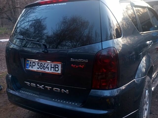 Сірий Cанг Йонг Rexton, об'ємом двигуна 2.7 л та пробігом 214 тис. км за 8000 $, фото 7 на Automoto.ua