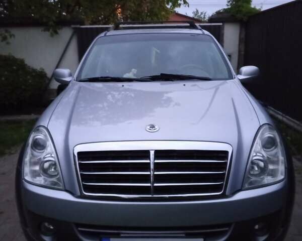 Серый Cанг Йонг Рекстон, объемом двигателя 2.7 л и пробегом 220 тыс. км за 5200 $, фото 8 на Automoto.ua