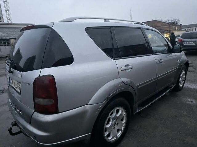 Серый Cанг Йонг Рекстон, объемом двигателя 2 л и пробегом 287 тыс. км за 3500 $, фото 4 на Automoto.ua