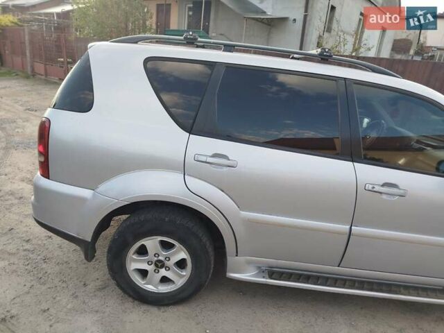 Серый Cанг Йонг Рекстон, объемом двигателя 2.7 л и пробегом 235 тыс. км за 7000 $, фото 6 на Automoto.ua