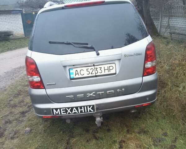 Серый Cанг Йонг Рекстон, объемом двигателя 2.7 л и пробегом 305 тыс. км за 3500 $, фото 4 на Automoto.ua