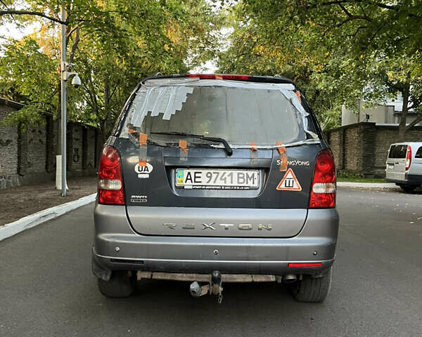 Сірий Cанг Йонг Rexton, об'ємом двигуна 2.7 л та пробігом 212 тис. км за 6200 $, фото 8 на Automoto.ua