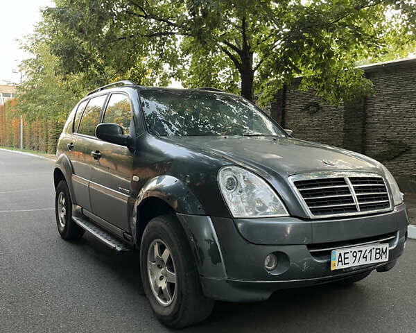 Сірий Cанг Йонг Rexton, об'ємом двигуна 2.7 л та пробігом 212 тис. км за 6200 $, фото 5 на Automoto.ua