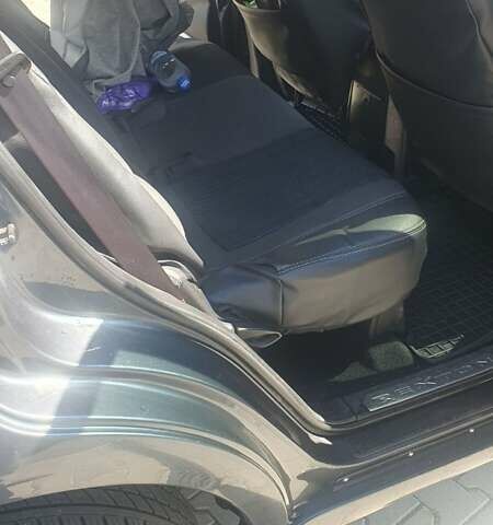 Сірий Cанг Йонг Rexton, об'ємом двигуна 2.7 л та пробігом 306 тис. км за 6300 $, фото 29 на Automoto.ua