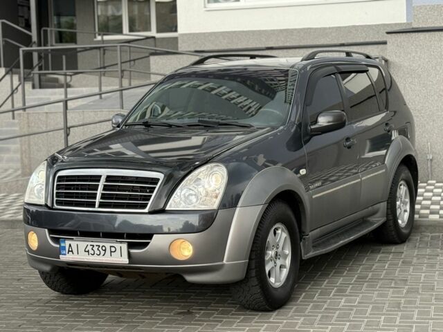 Сірий Cанг Йонг Rexton, об'ємом двигуна 2.7 л та пробігом 246 тис. км за 6999 $, фото 6 на Automoto.ua