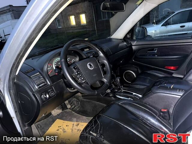 Серый Cанг Йонг Рекстон, объемом двигателя 2 л и пробегом 287 тыс. км за 3500 $, фото 6 на Automoto.ua